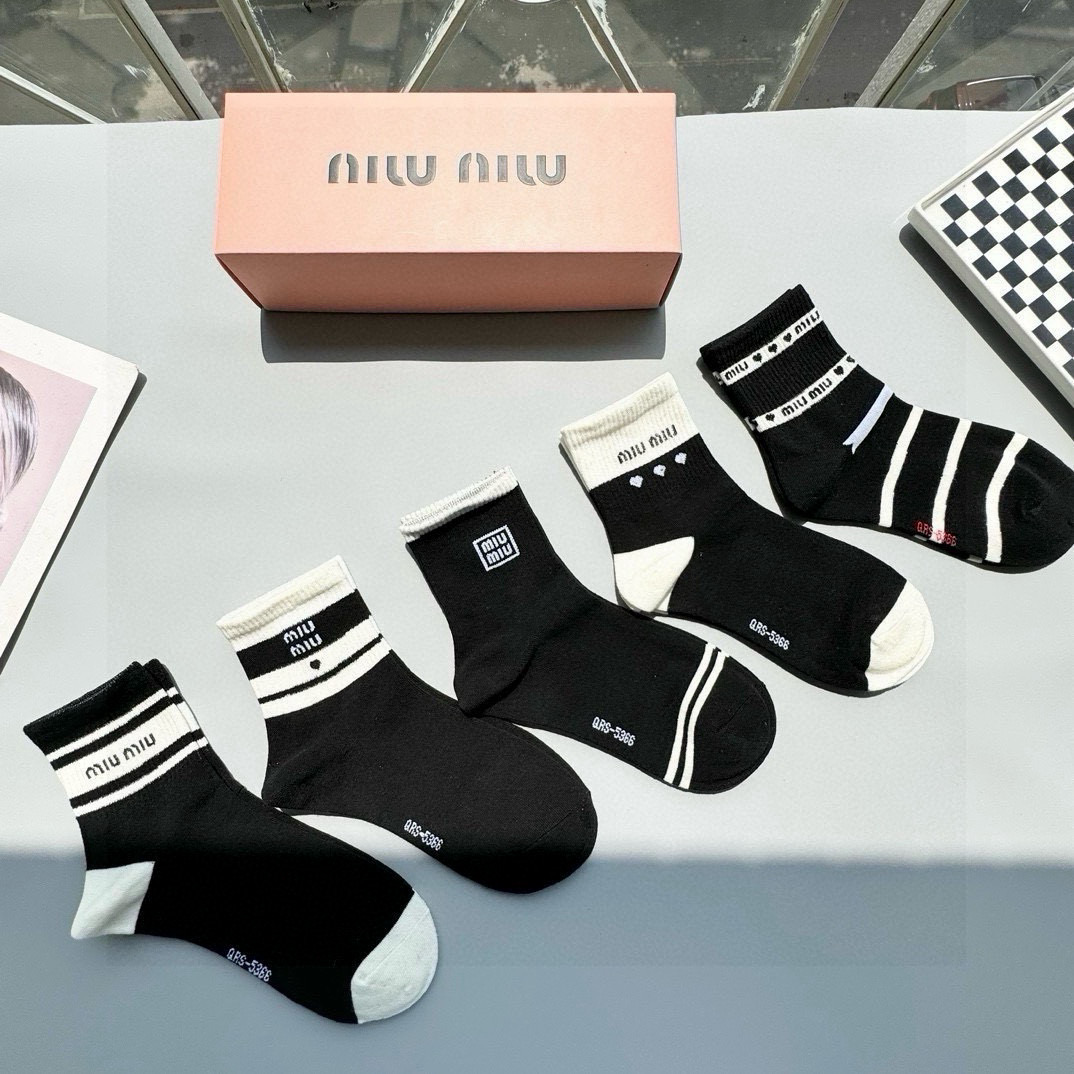 TOP Miu Miu Socks - 5 Pieces as a Set