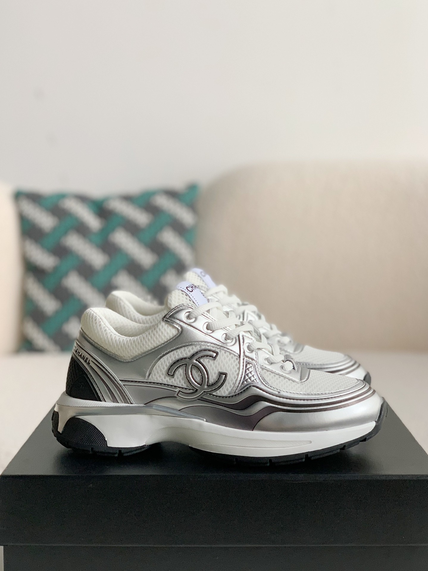 AAAShoes Women's Metallic Silver Mesh Chunky Sneakers, Lace‑Up Platform Running Shoes, Casual Daily Walking Footwear