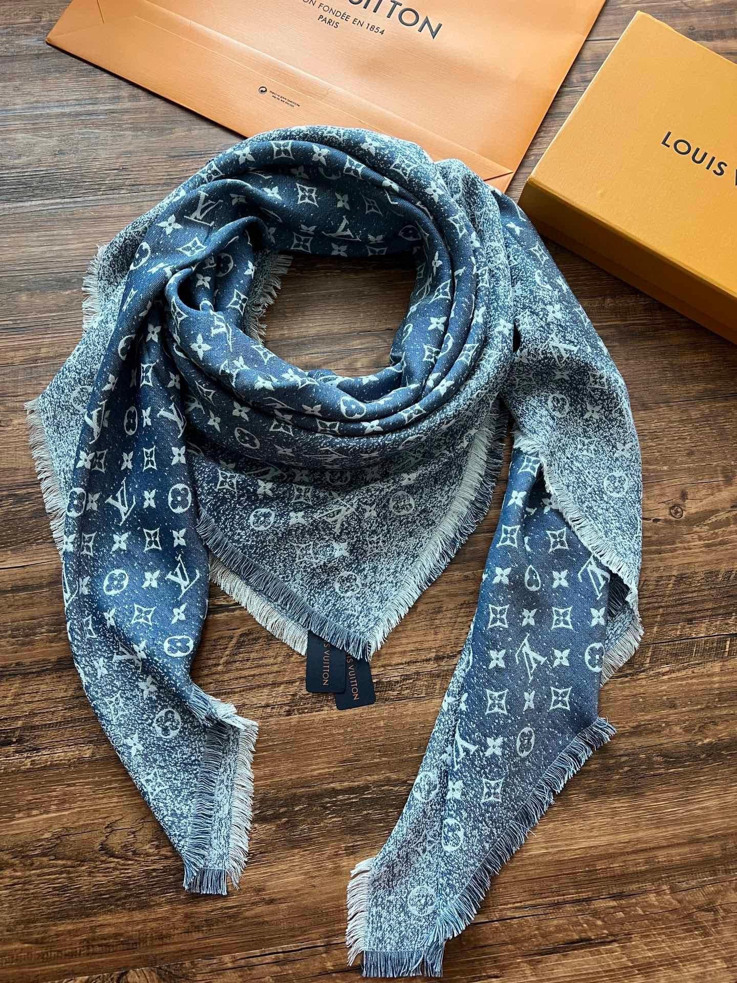 TOP Louis Vuitton LV L*V Monogram Classic Presbyopia Retro Gradient Jacquard - Blue