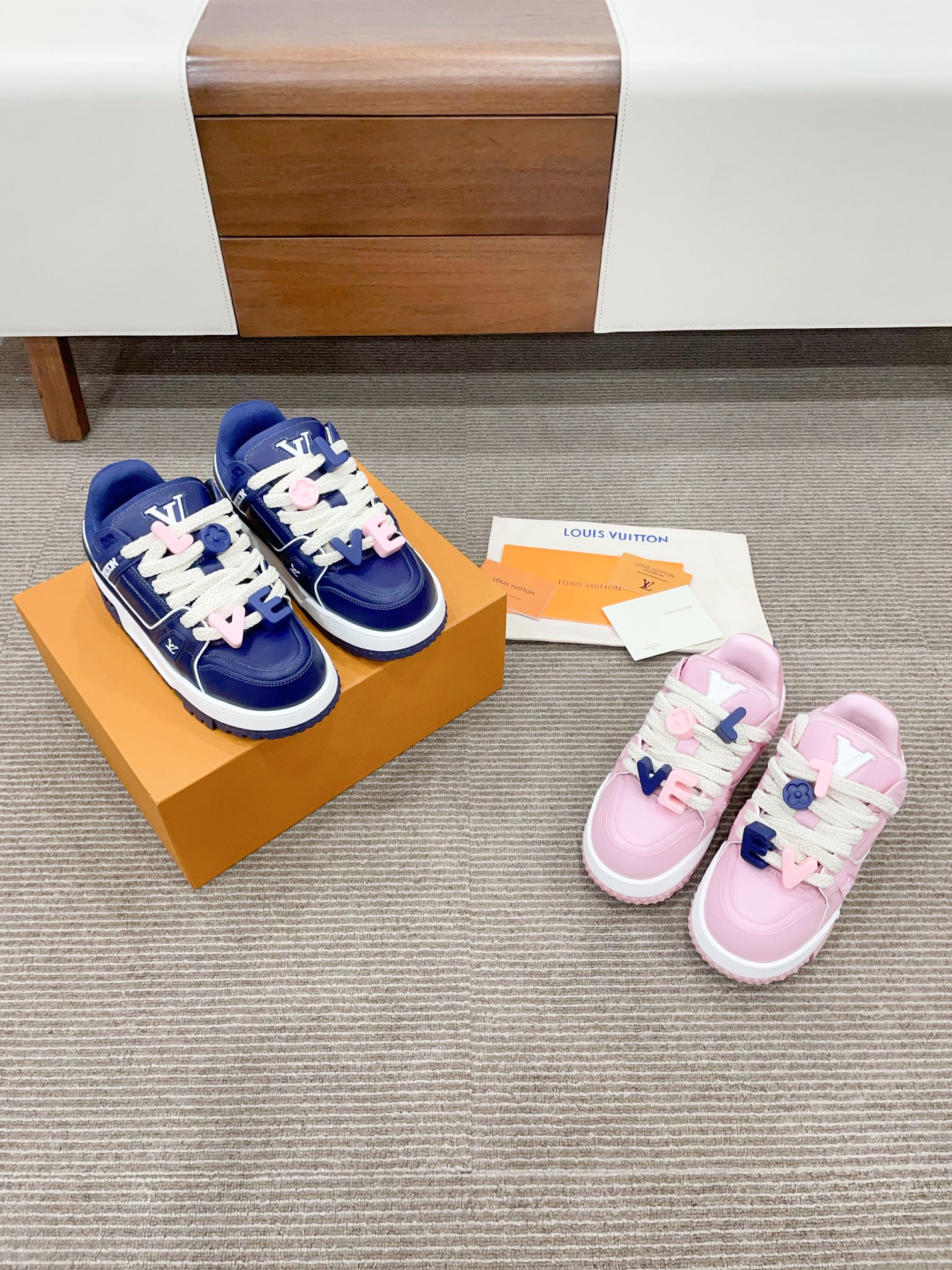 TOP Louis Vuitton LV Trainer Maxi Sneakers - 2 Colour
