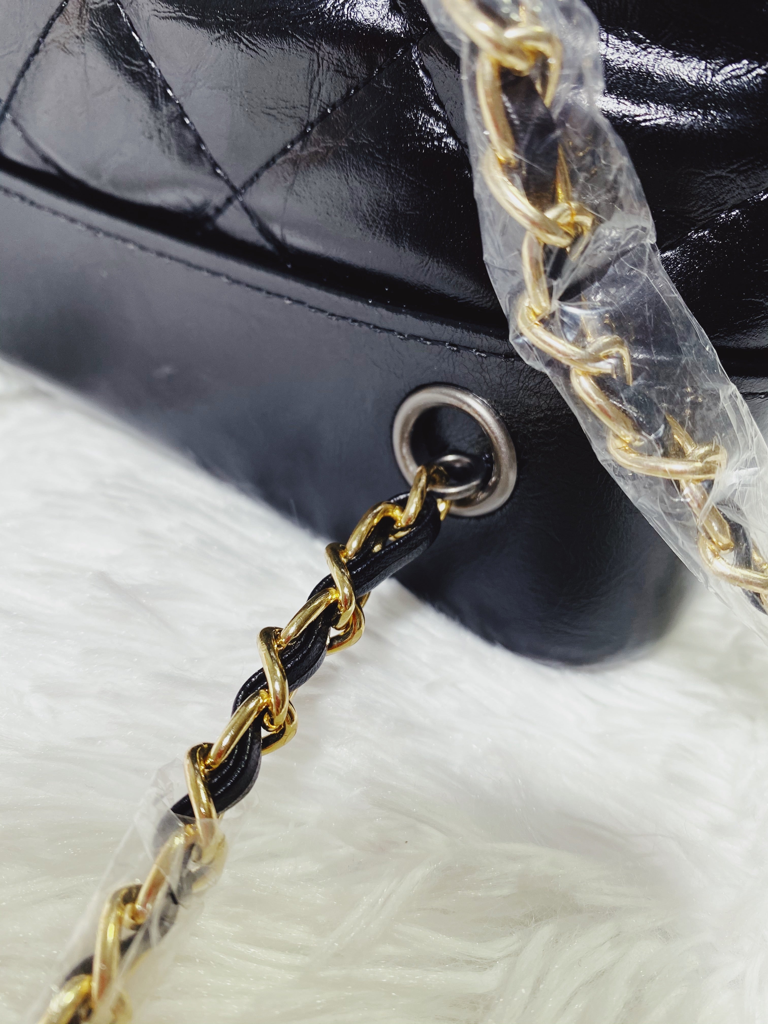 TOP CHANEL Quilted Bucket Backpack - BLACK