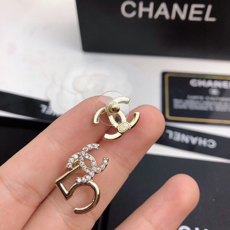 TOP CHANEL Double C Number 5 Irregular Stud Earrings