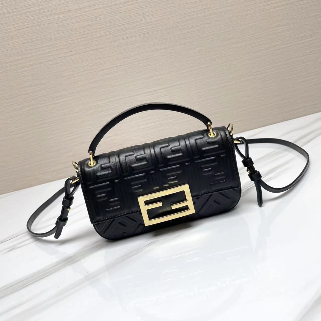 TOP FENDI Baguette Phone Pouch Bag 19×11×3 CM- 5 Colors