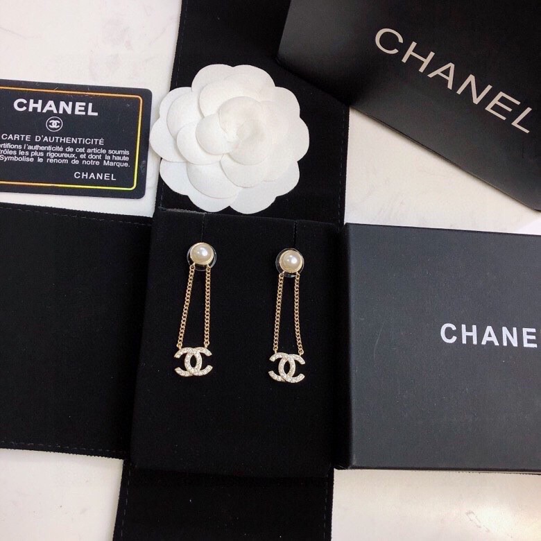 TOP CHANEL Double C Pearl Chain Stud Earrings