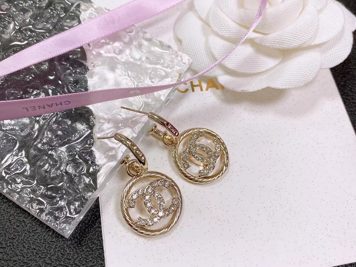 TOP CHANEL LOGO round frame Earrings - Gold