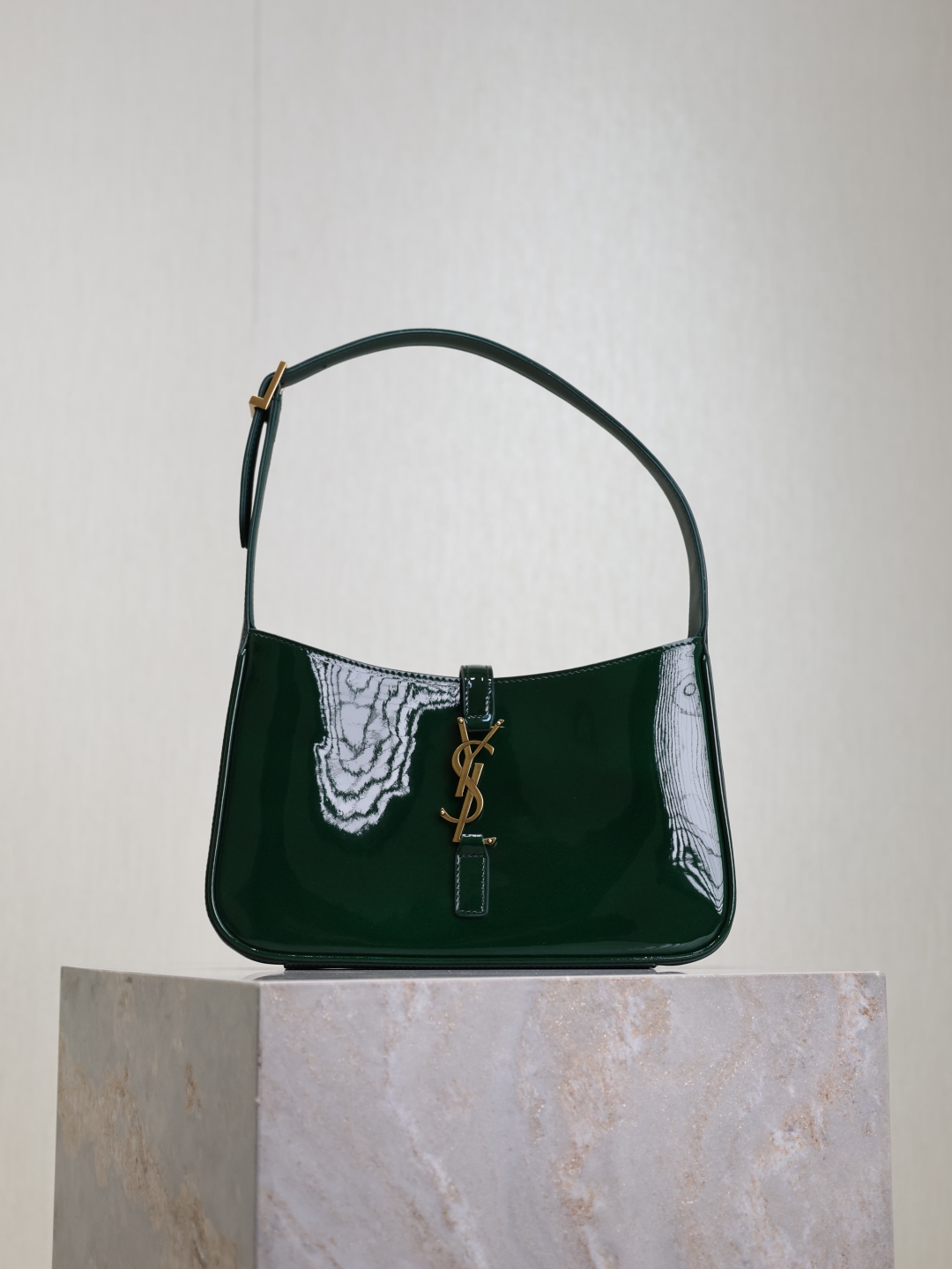 TOP Yves Saint Laurent YSL Le 5A7 Bag Patent Skin Underarm Bag 25X14X6cm - Green