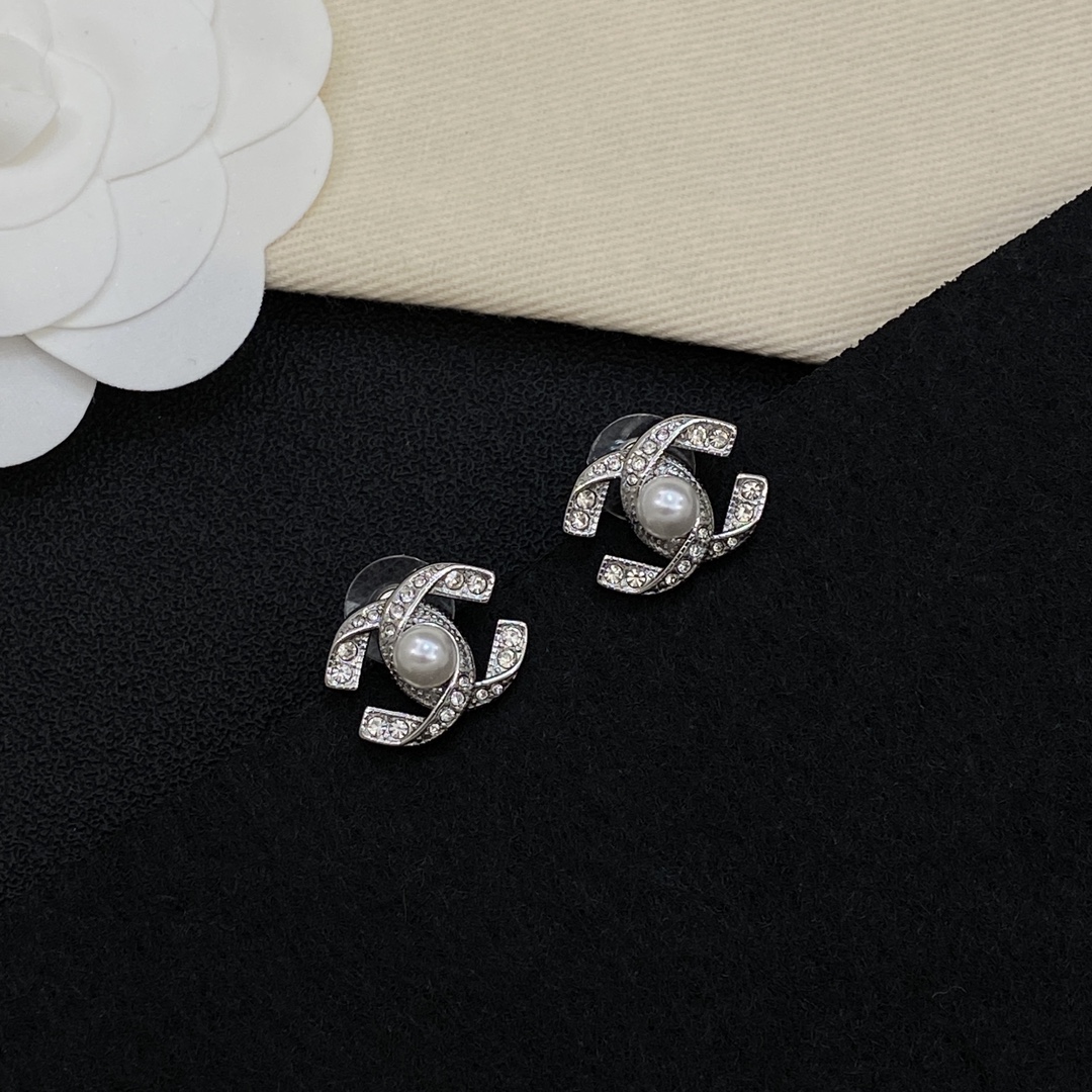 TOP CHANEL CC Earrings - Silver