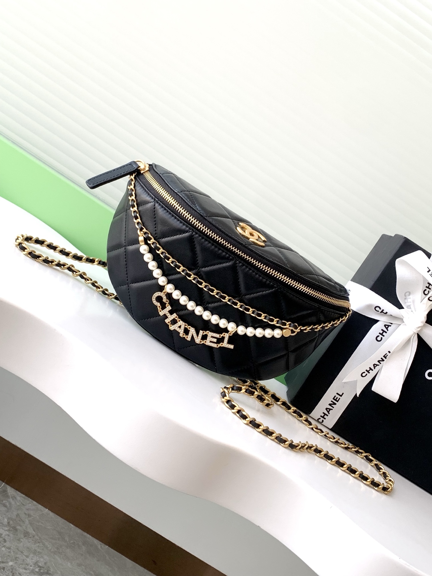 TOP CHANEL Pearl Chain Fanny Pack 24*17*11cm - 2 Colour
