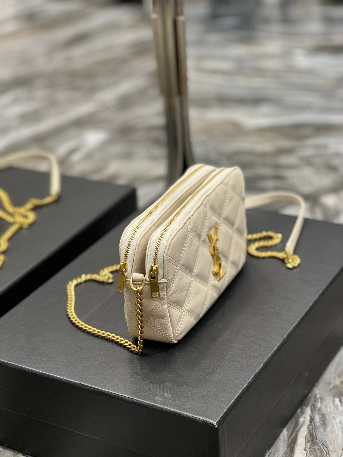 TOP Yves Saint Laurent YSL Beckly Double Zip Pouch Bag - White GHW