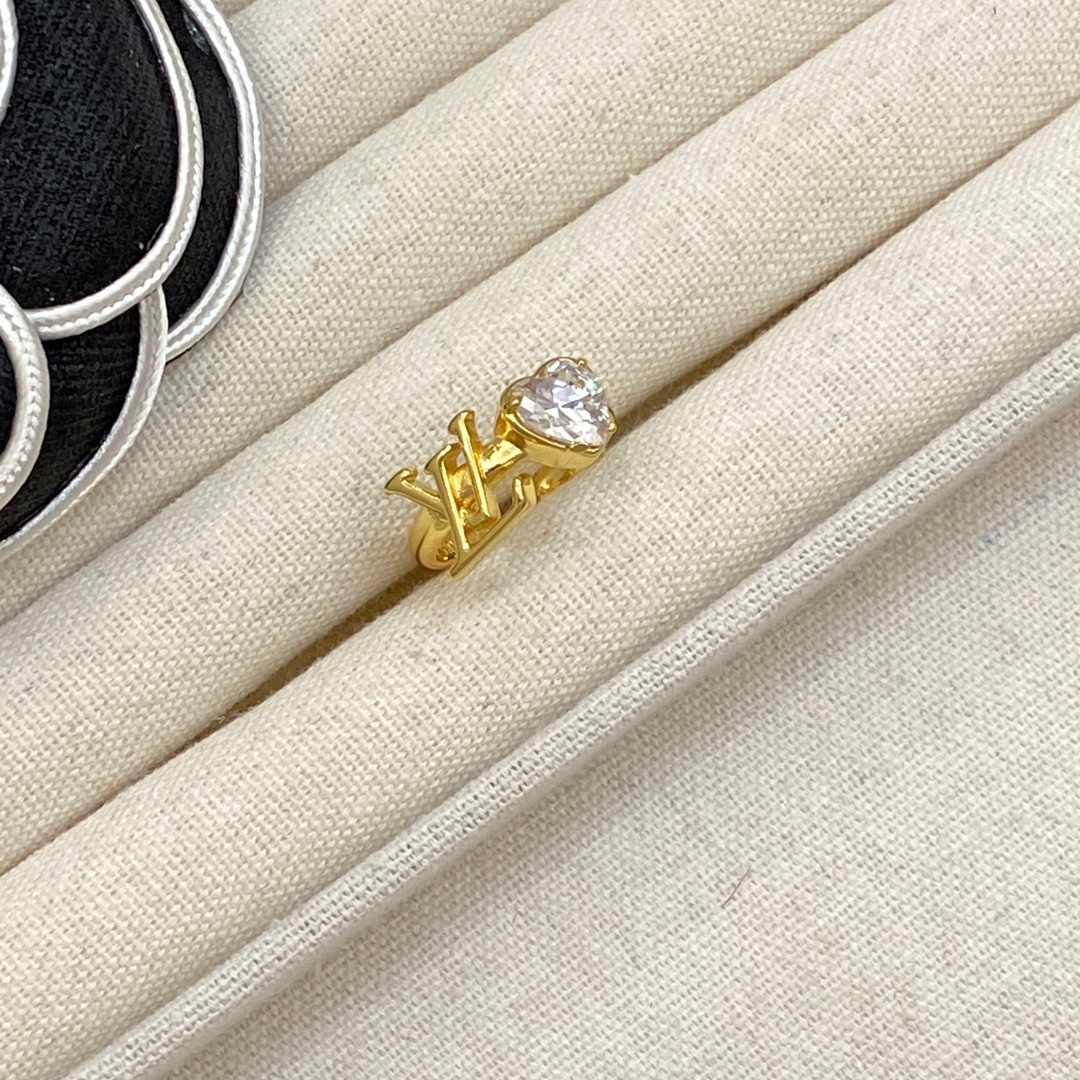 TOP Louis Vuitton LV Heart Diamond Ring-3 Colors