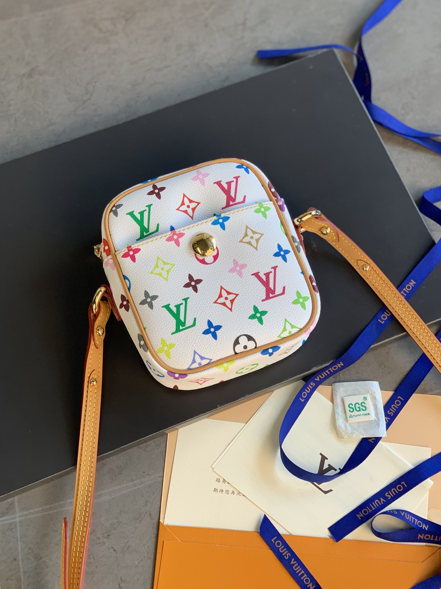 TOP Louis Vuitton LV Mini Bag with Colorful Logos 16x13.5x4.5cm - 2 Color