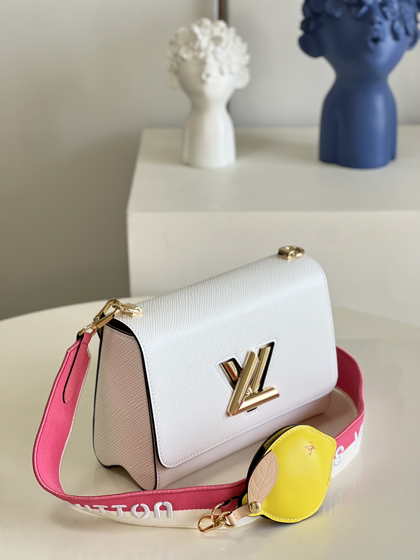 TOP Louis Vuitton LV Epi Twist Bag  23 x 17 x 9.5 cm- WHITE