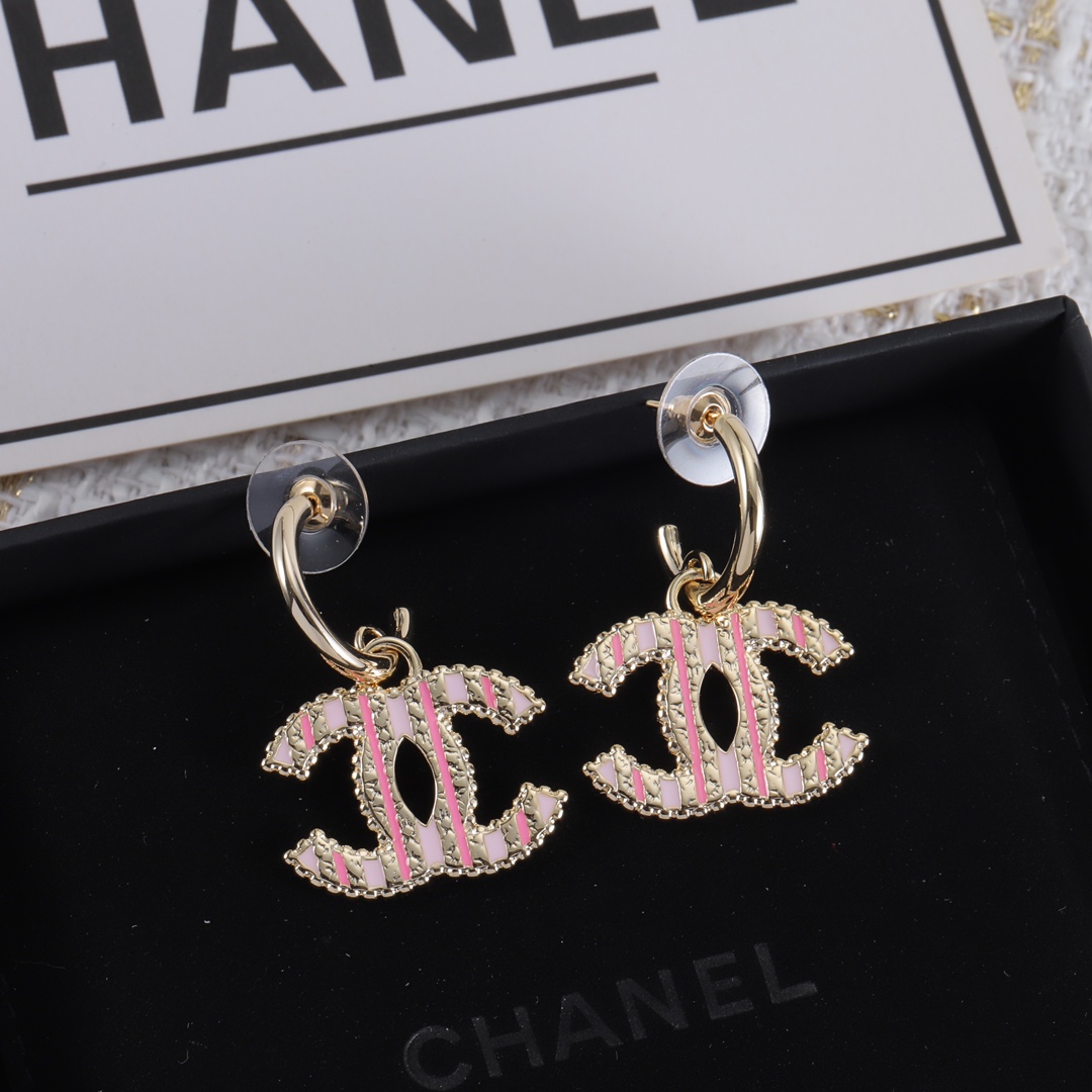 TOP CHANEL  CC Earrings
