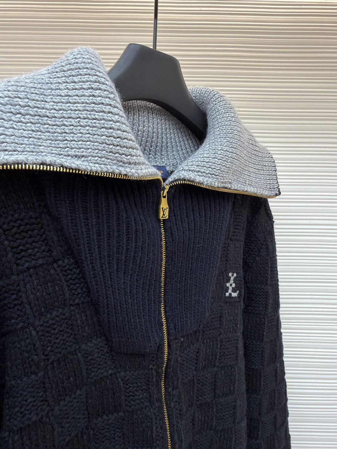 LOUIS VUITTON  针织束腰撞色罗纹衣领毛衣