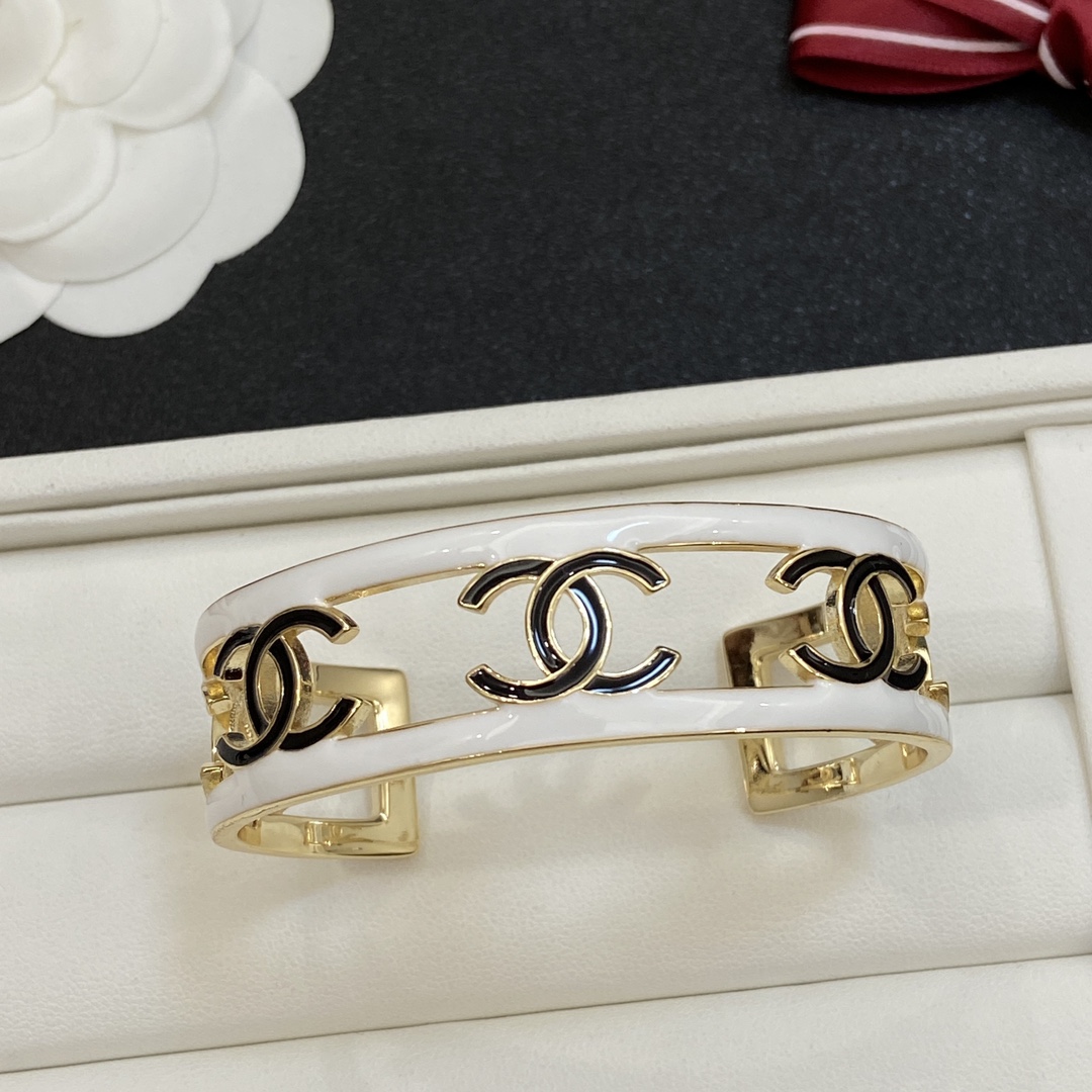 TOPCHANEL CUFF Bracelets