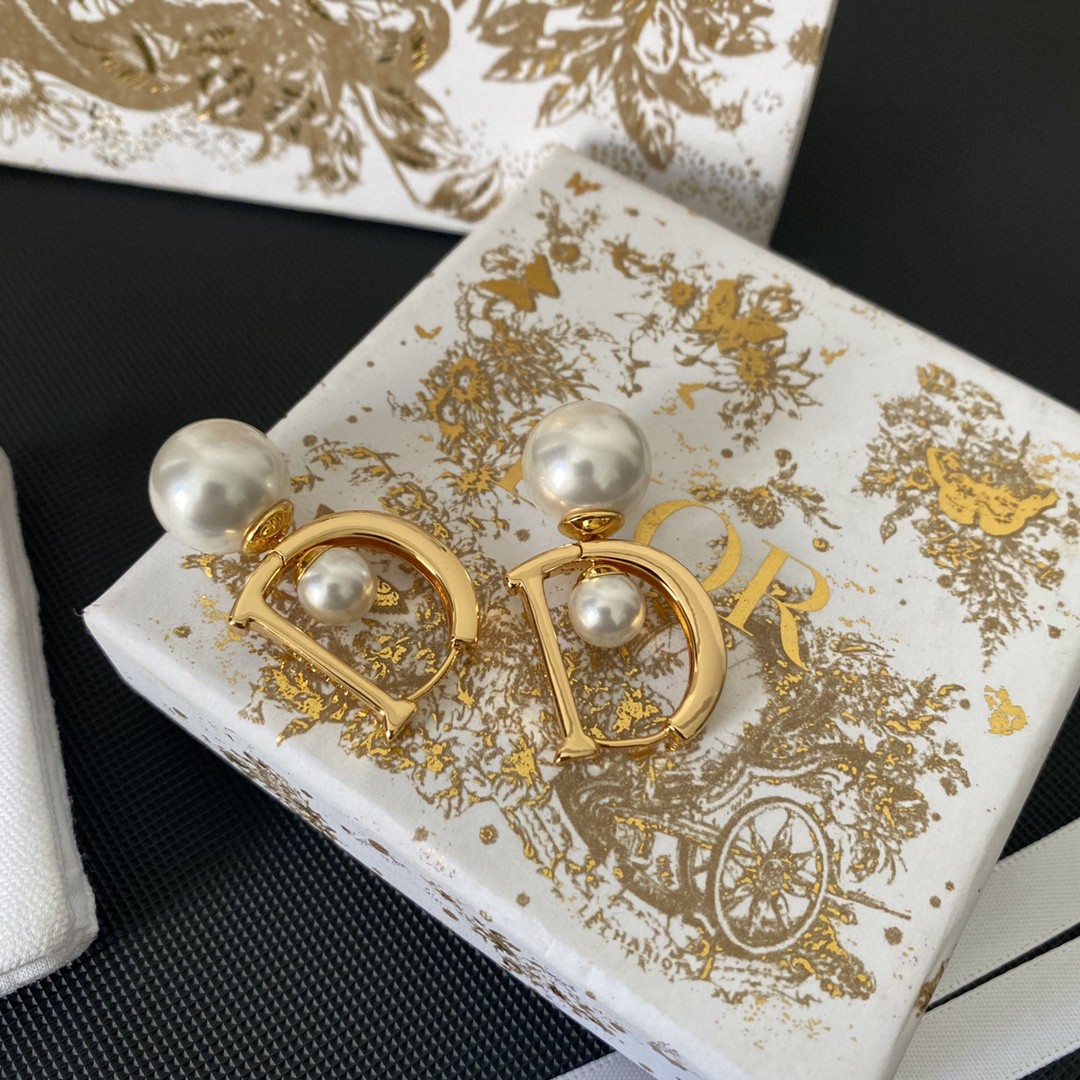 TOP Christian Dior Earrings -Gold