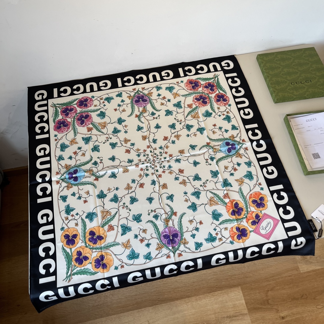 TOP GUCCI Floral Silk Scarf 90×90 cm - 3 Colors