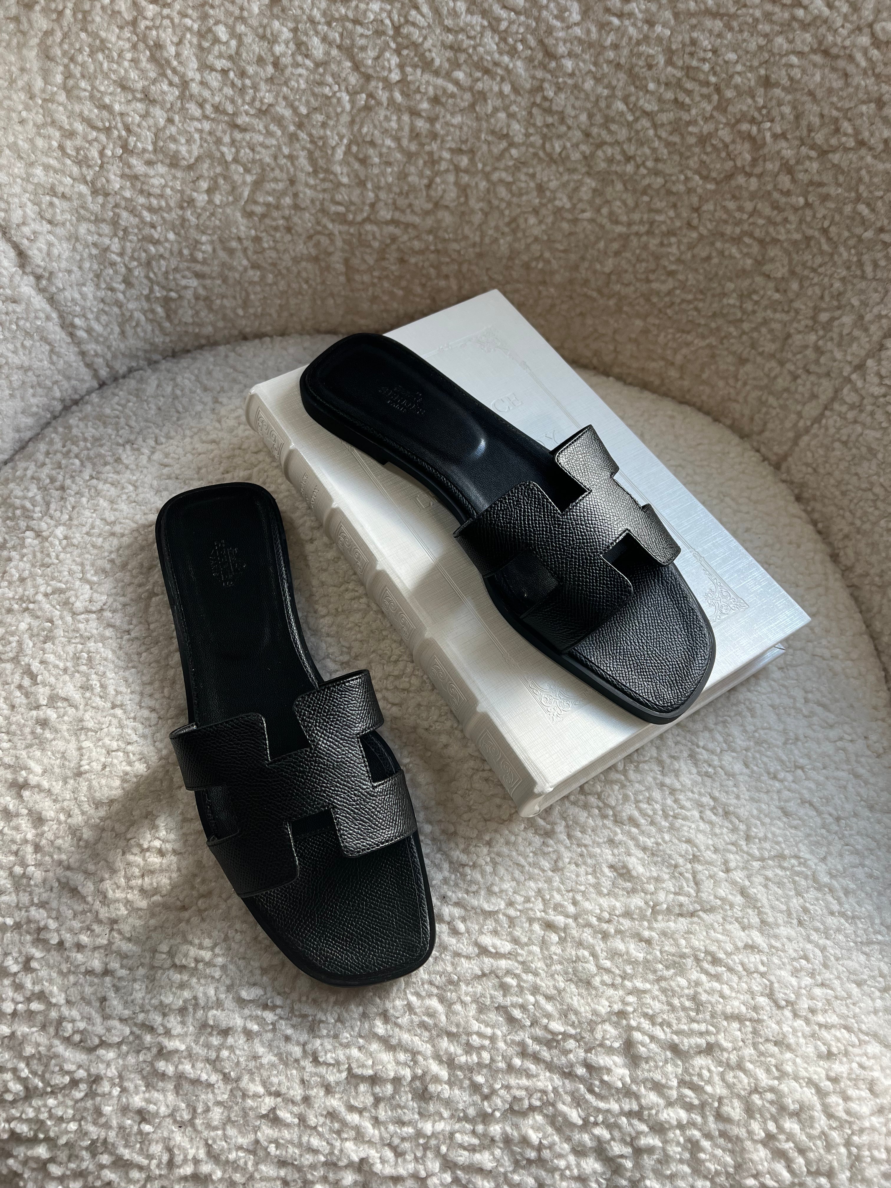 TOP HERMES Oran Epsom Sandals - All Black