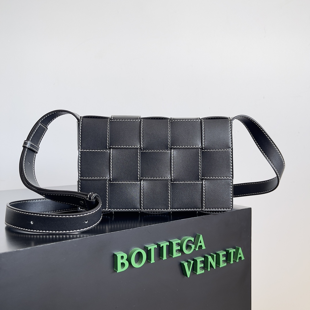 TOP Bottega Veneta BV Cassette Bags- Black
