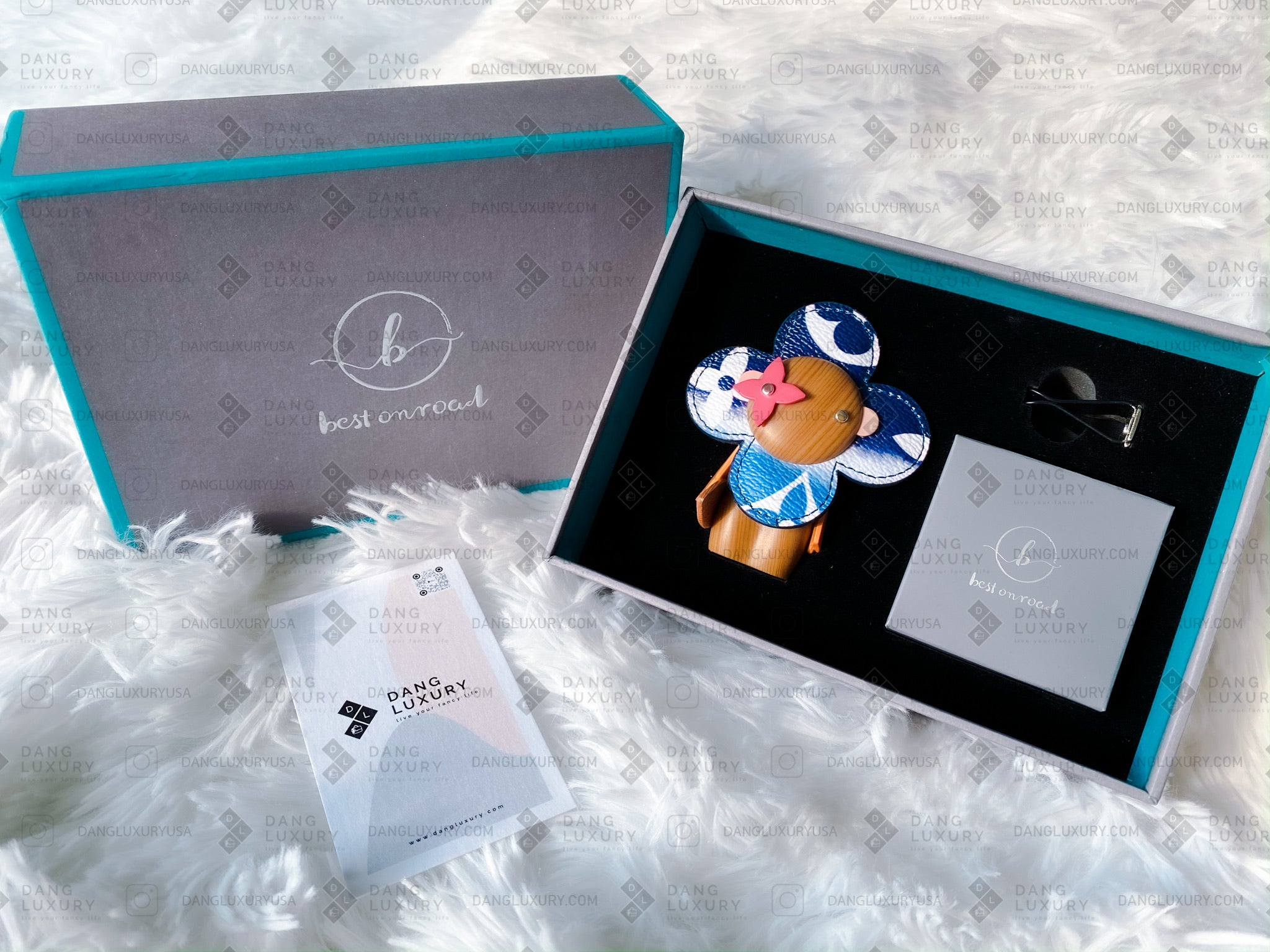 TOP Louis Vuitton LV LV Escale Vivienne Doll