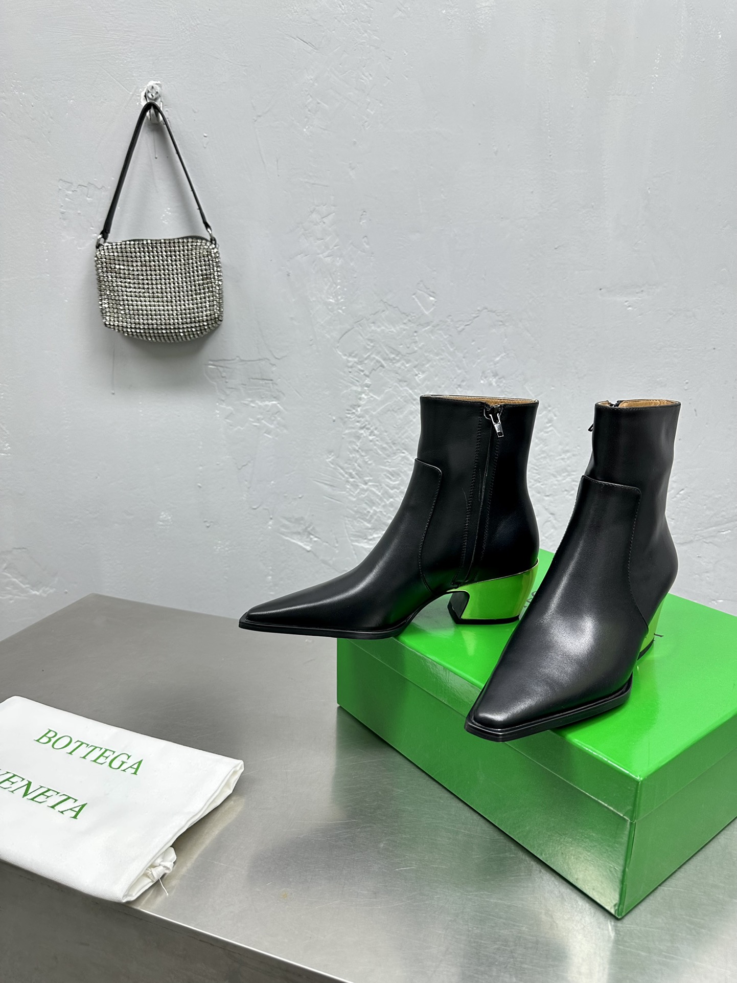 TOP Bottega Veneta BV Pointed Metal Heel Short Boots - 6cm - 3 Colors