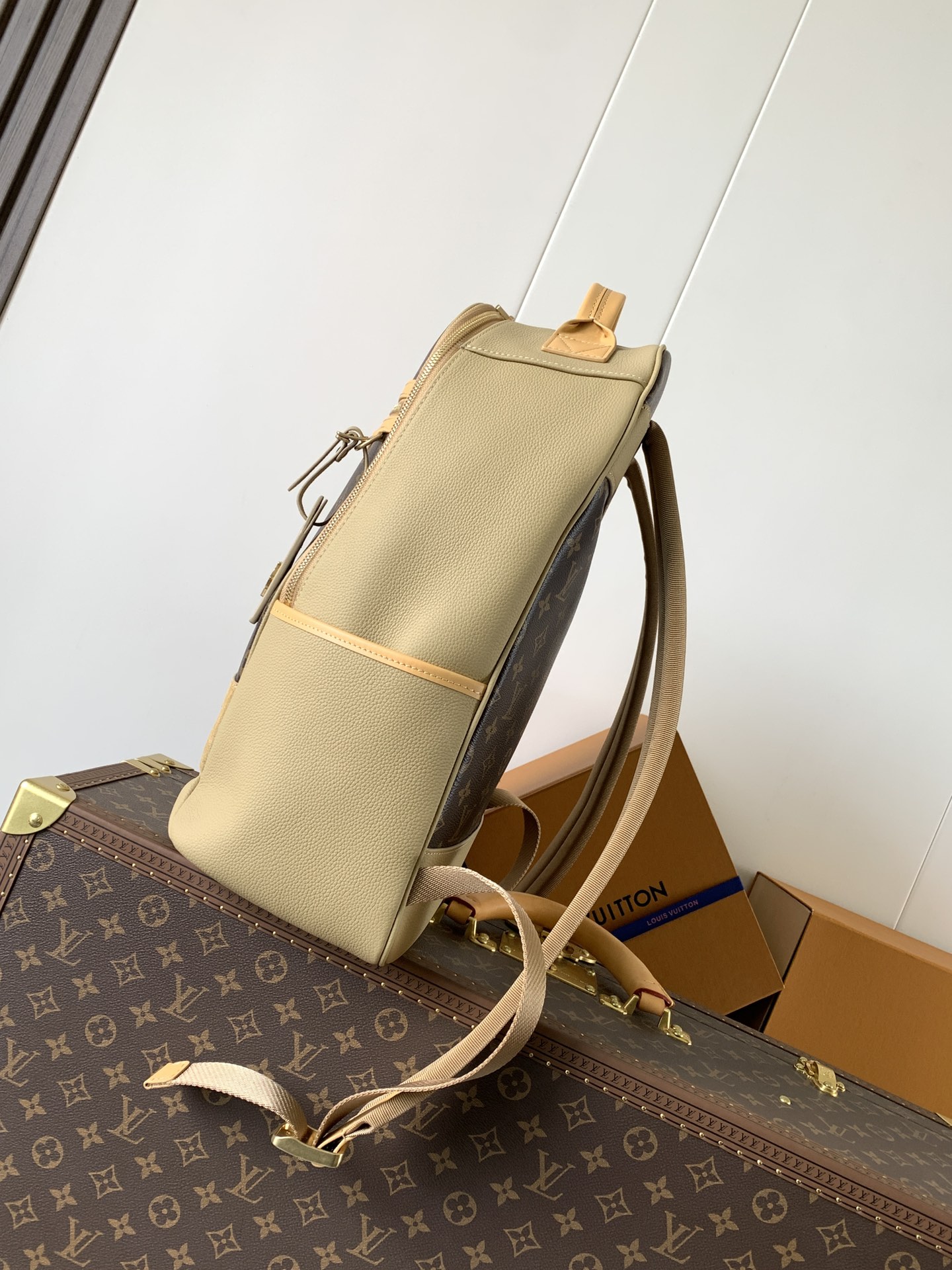 TOP Louis Vuitton LV Backpack 44*19*31cm - Brown