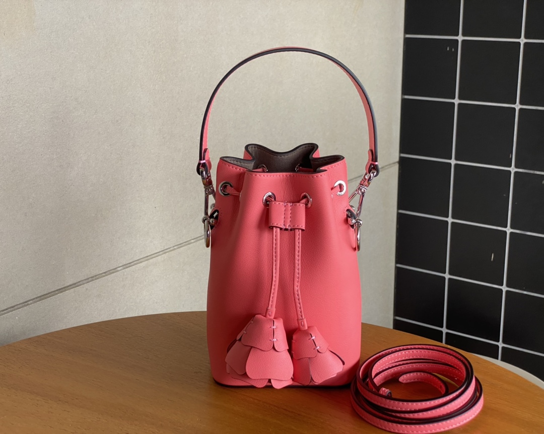 TOP FENDI Mon Tresor Bucket Bag 18x12x10cm - Red