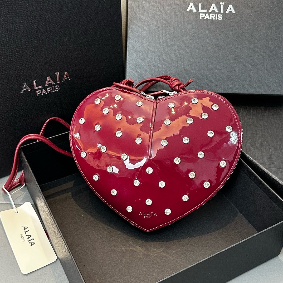 ALaia Diamond Heart Handbag (Replica)