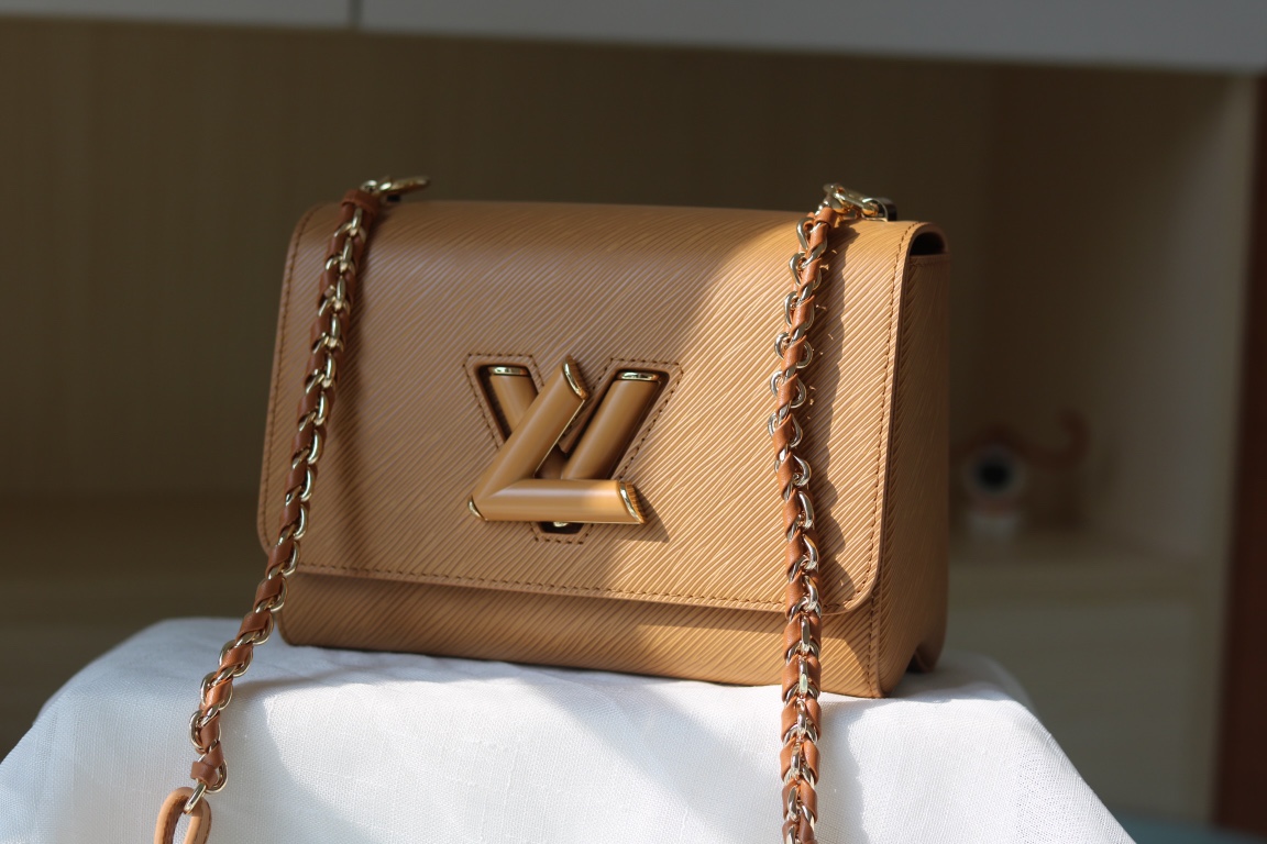 TOP Louis Vuitton LV  Twist MM Bag 23 x 18 x 8 cm- Brown