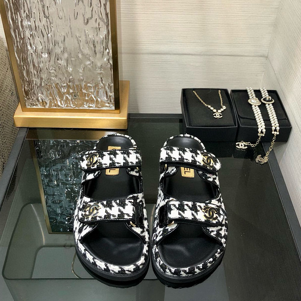 Chanel Fashionable Half Slippers Sandals Slide（Replica）