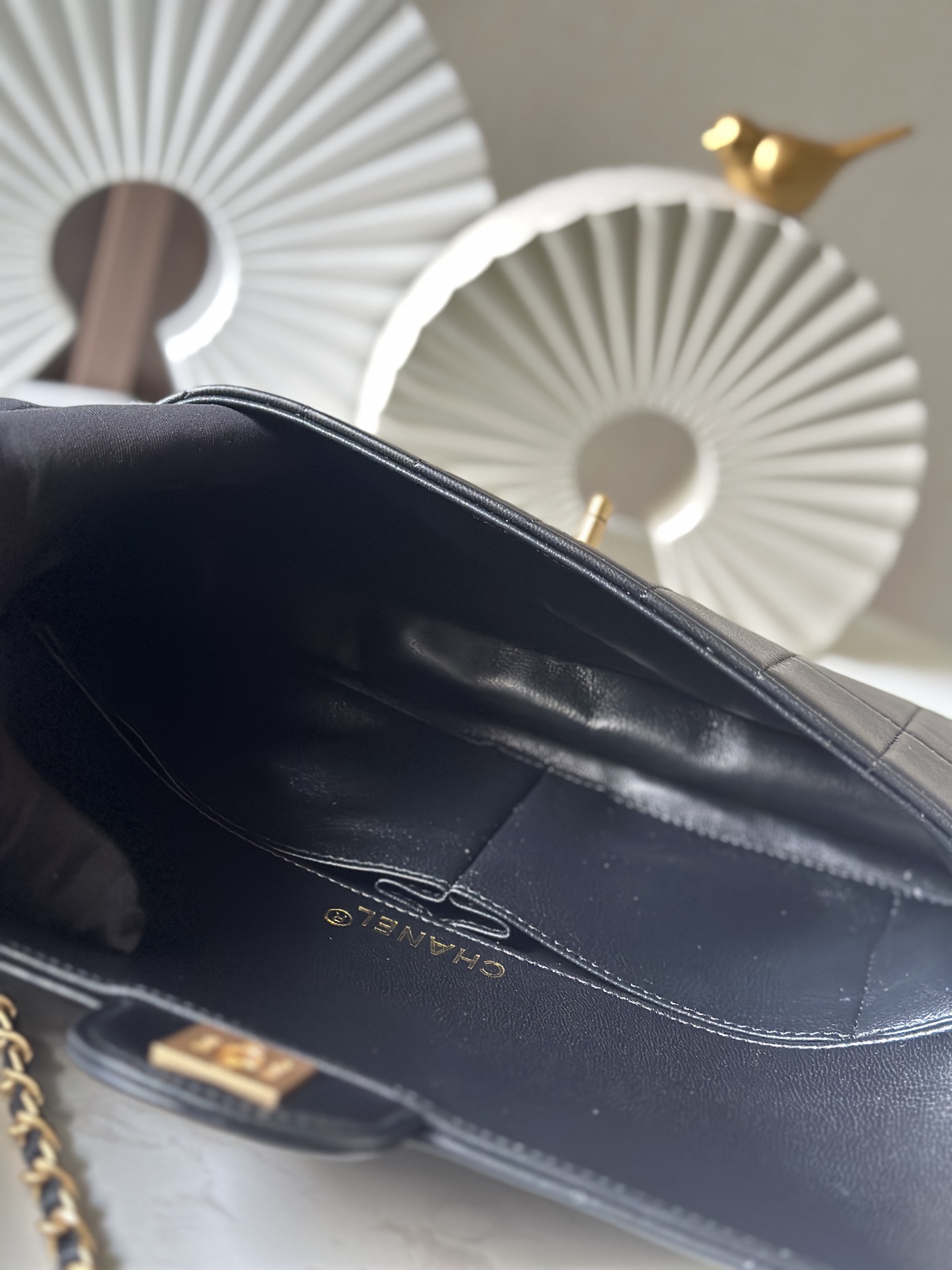 TOP CHANEL Medieval Ice Lattice Underarm Bag Sheepskin 26×13×4cm - 4 Colour