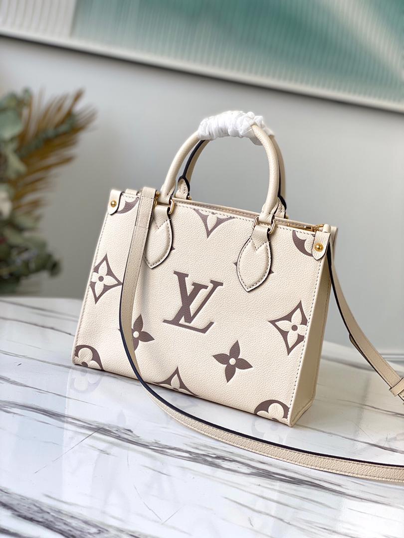 TOP Louis Vuitton LV  On The Go Giant Monogram 2 Tones PM 25X19X11.5cm - Cream