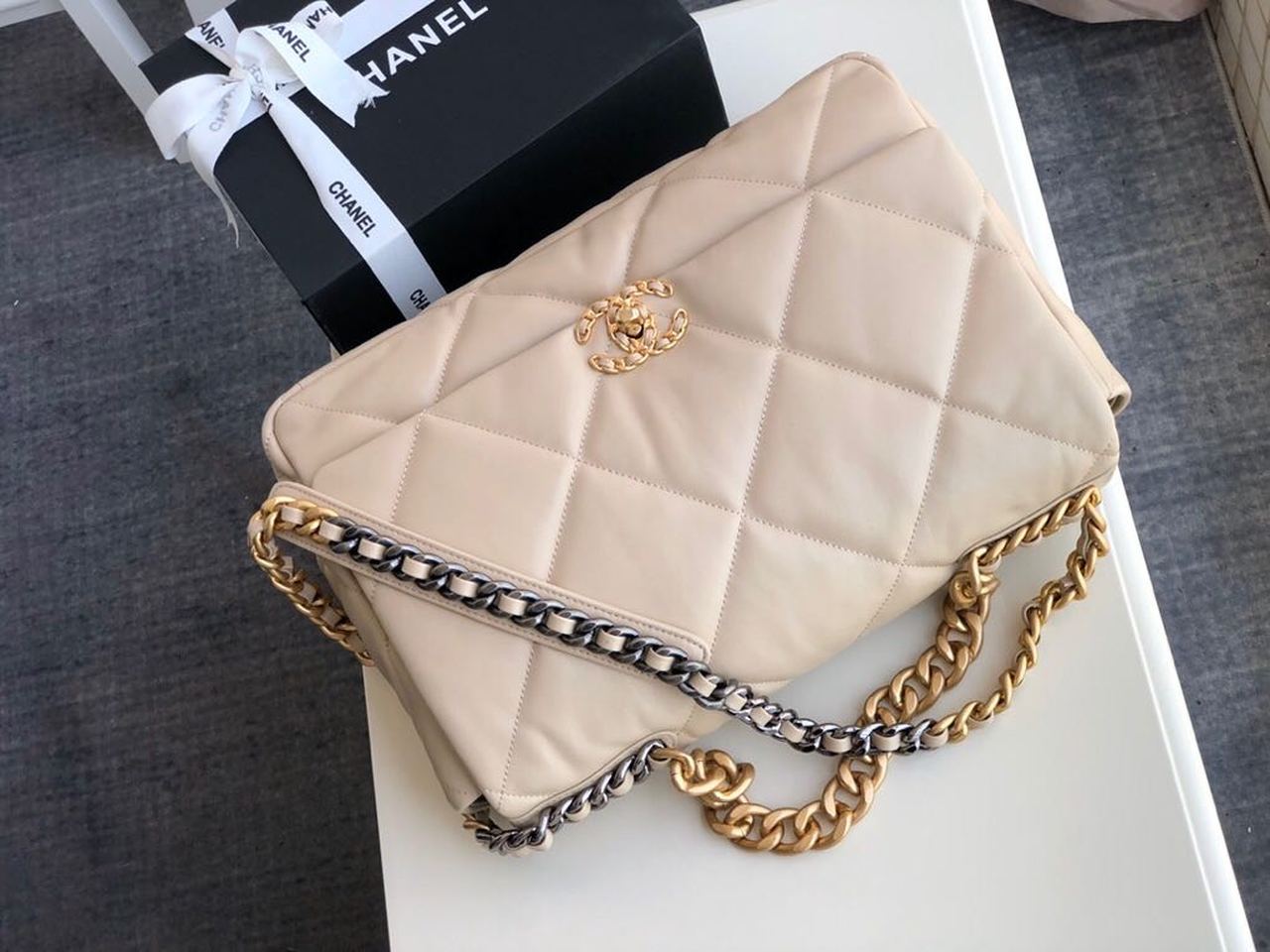TOP CHANEL 19 Flap Bag Maxi 36cm - Beige