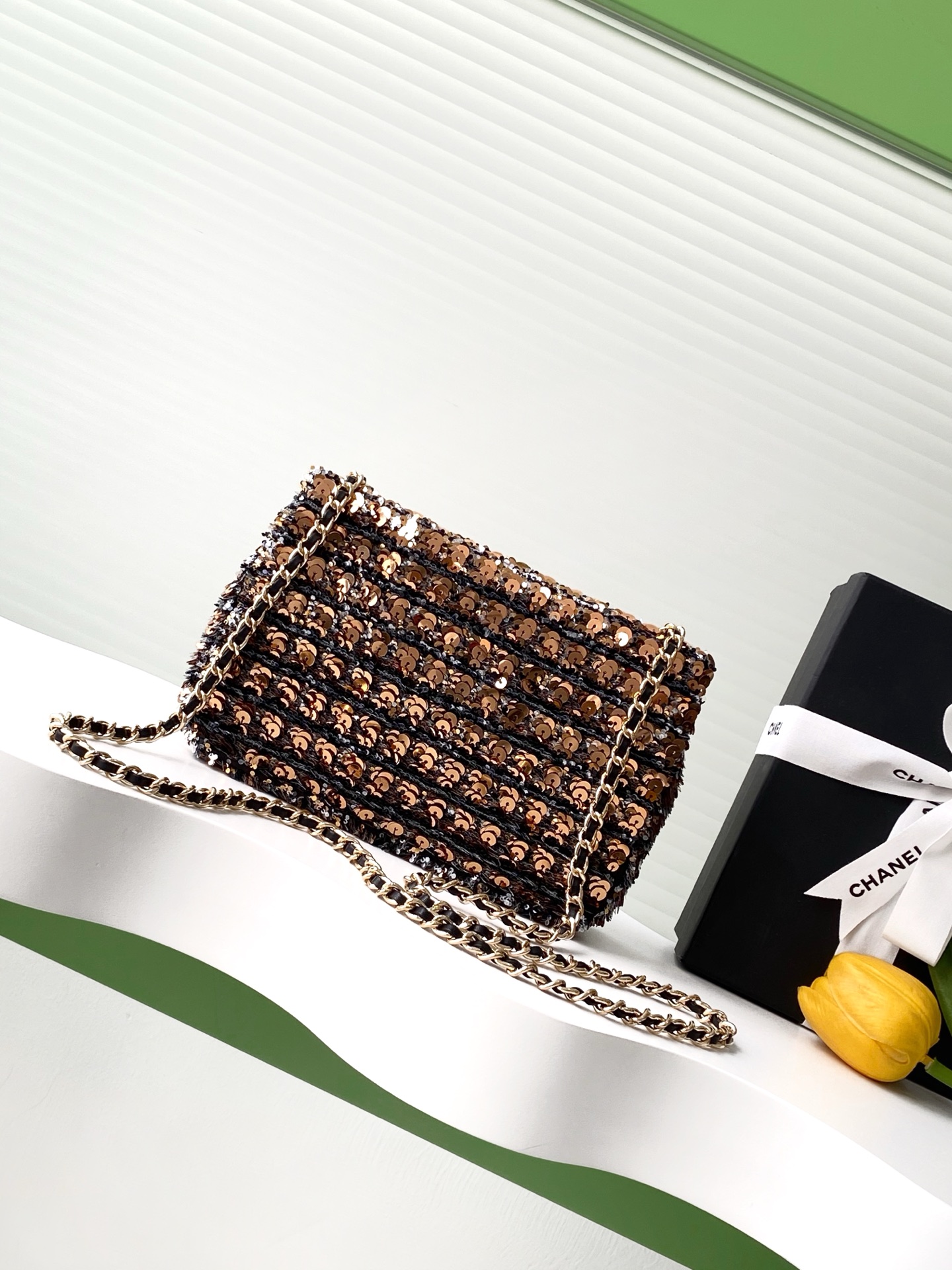 TOP CHANEL 25C Sequin Flab Bags 14*21*8cm - Black&Gold