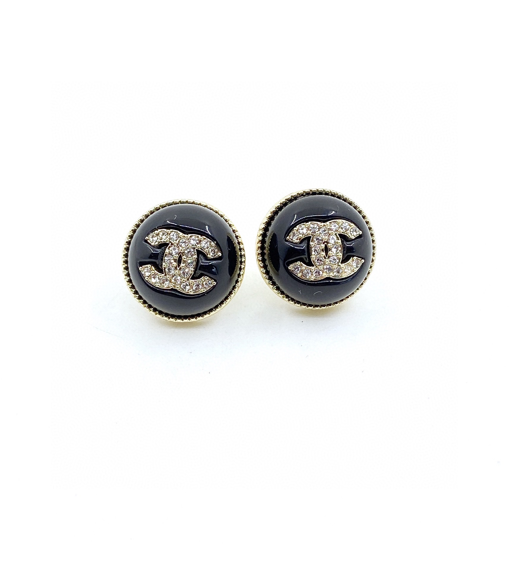 TOP CHANEL Logo Black and White Round Beanie Earrings