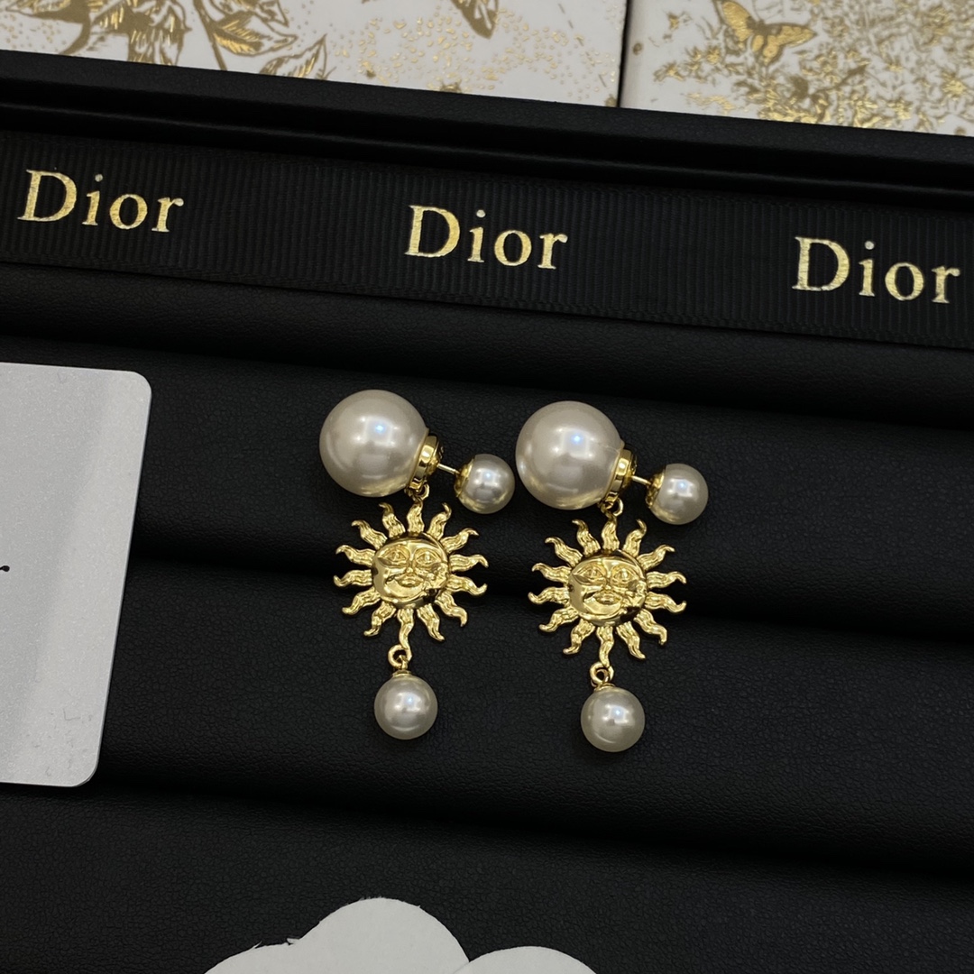 TOP Christian Dior Earrings with Pearl - Gold