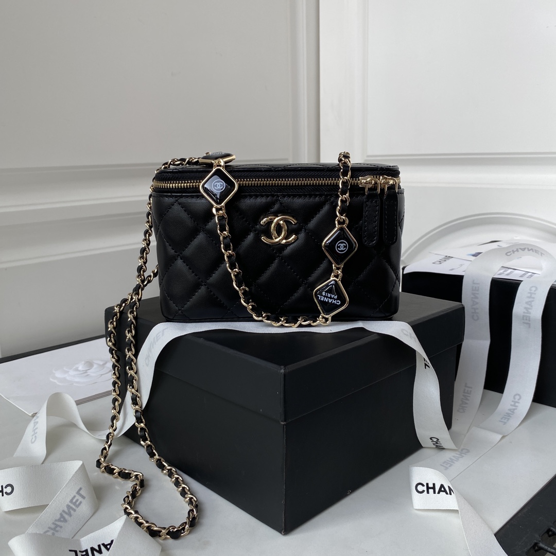 TOP CHANEL Lambskin Makeup Box 17*9.5*8cm - Black