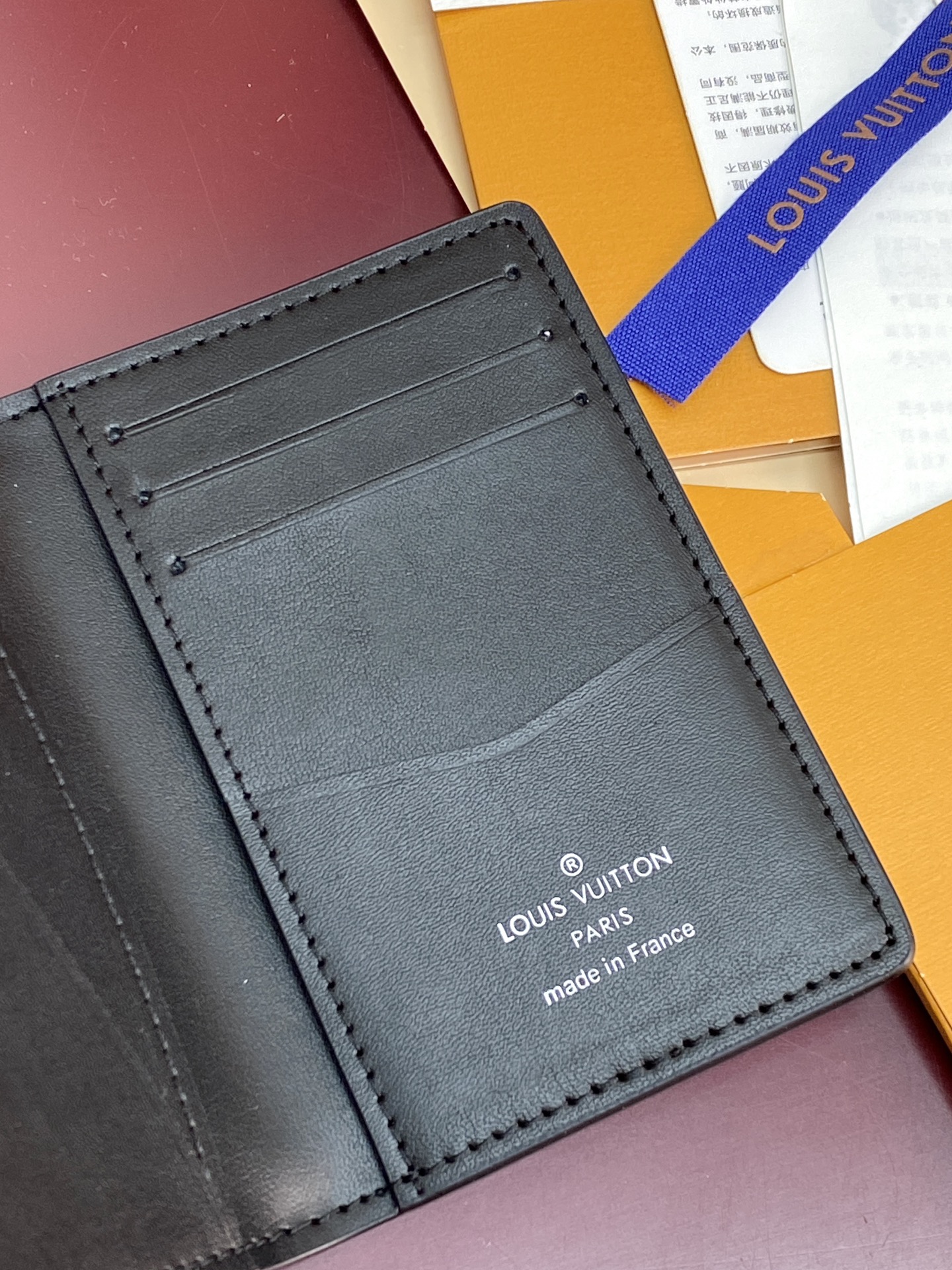 TOP Louis Vuitton LV Men's Card Holder with Crocodile Leather 8x11x1cm - Black