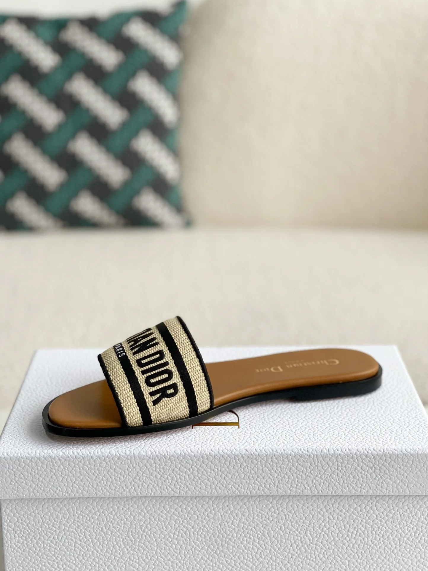 Women Woven Webbing Slide Sandals, Beige Black Letter Decor Flat Open‑Toe Slip‑On Summer Casual Beach Slippers