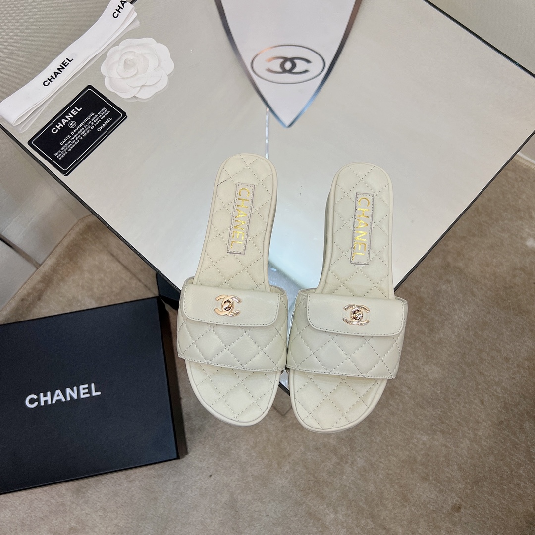TOP CHANEL Sheepskin Lozenge Slippers - 4 Color