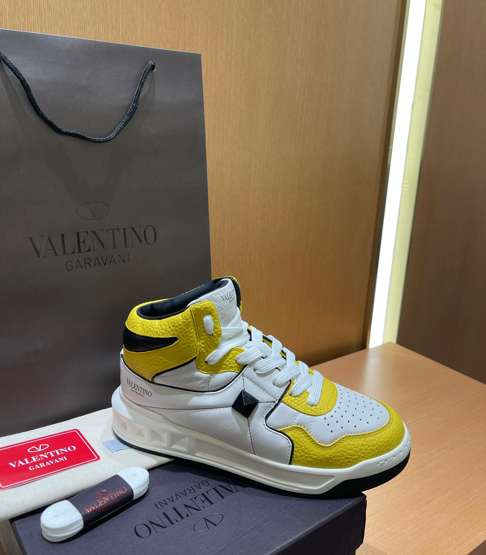 Valentino Garavani One‑Stud High‑Top Sneakers, White Yellow Color‑Block Grain Calf Leather Platform Casual Basketball Shoes for Men Women