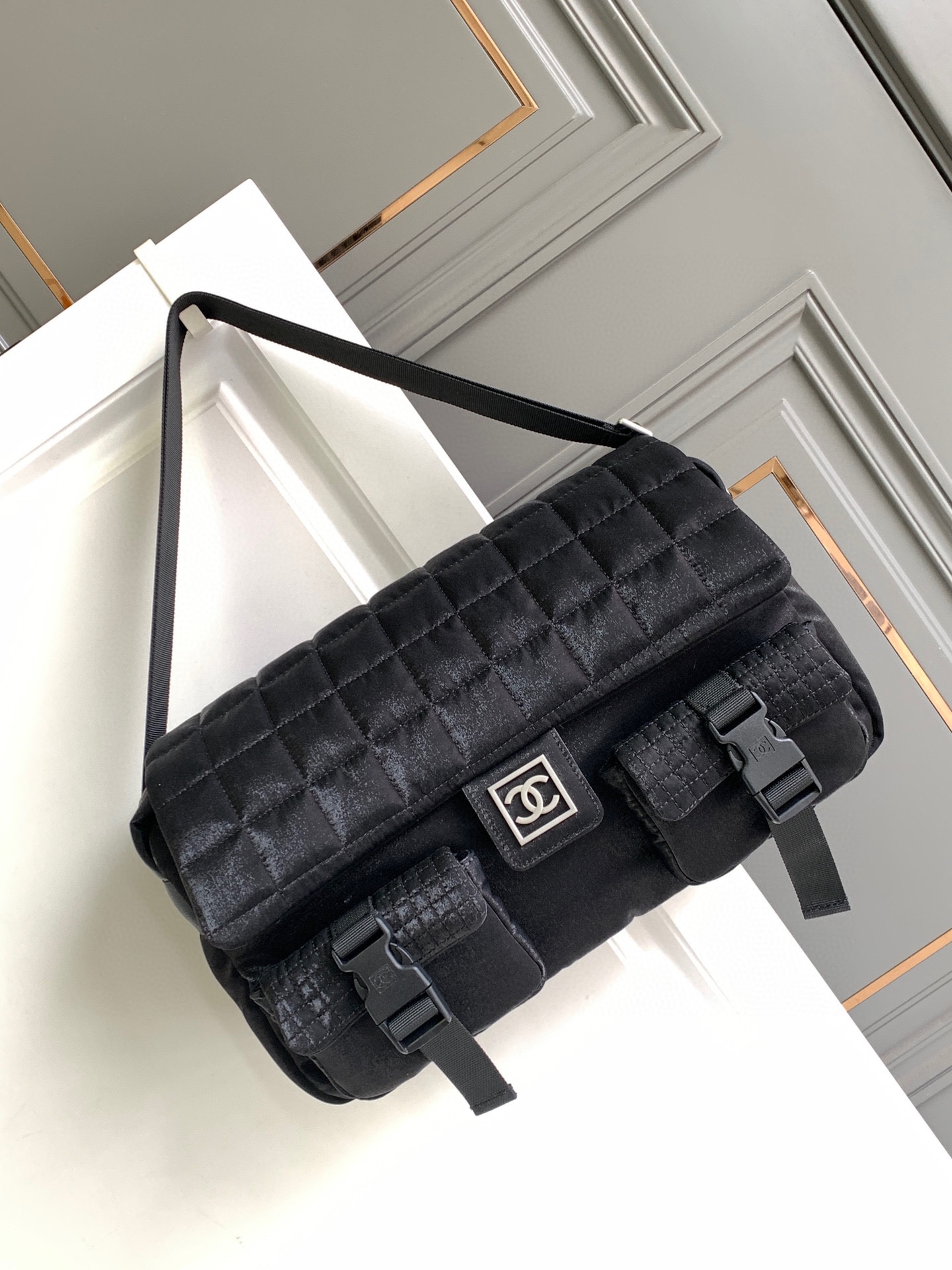 TOP CHANEL Silk Satin Material Handbags - Black