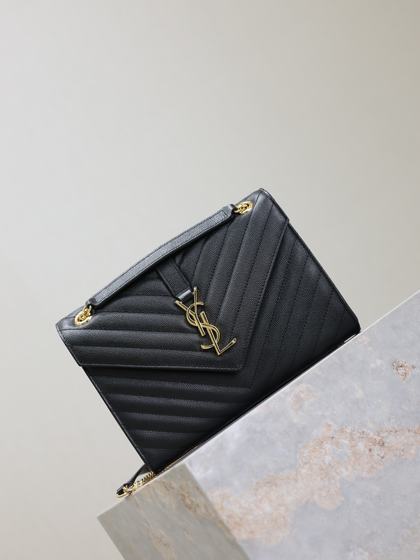 TOP Yves Saint Laurent YSL Monogram Bag 24/31cm - Black&GHW