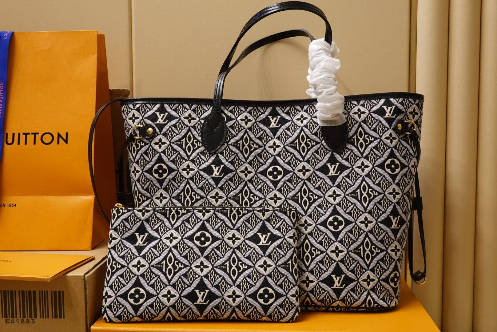 TOP Louis Vuitton LV  Neverfull MM Bag 32x17x28cm -Black