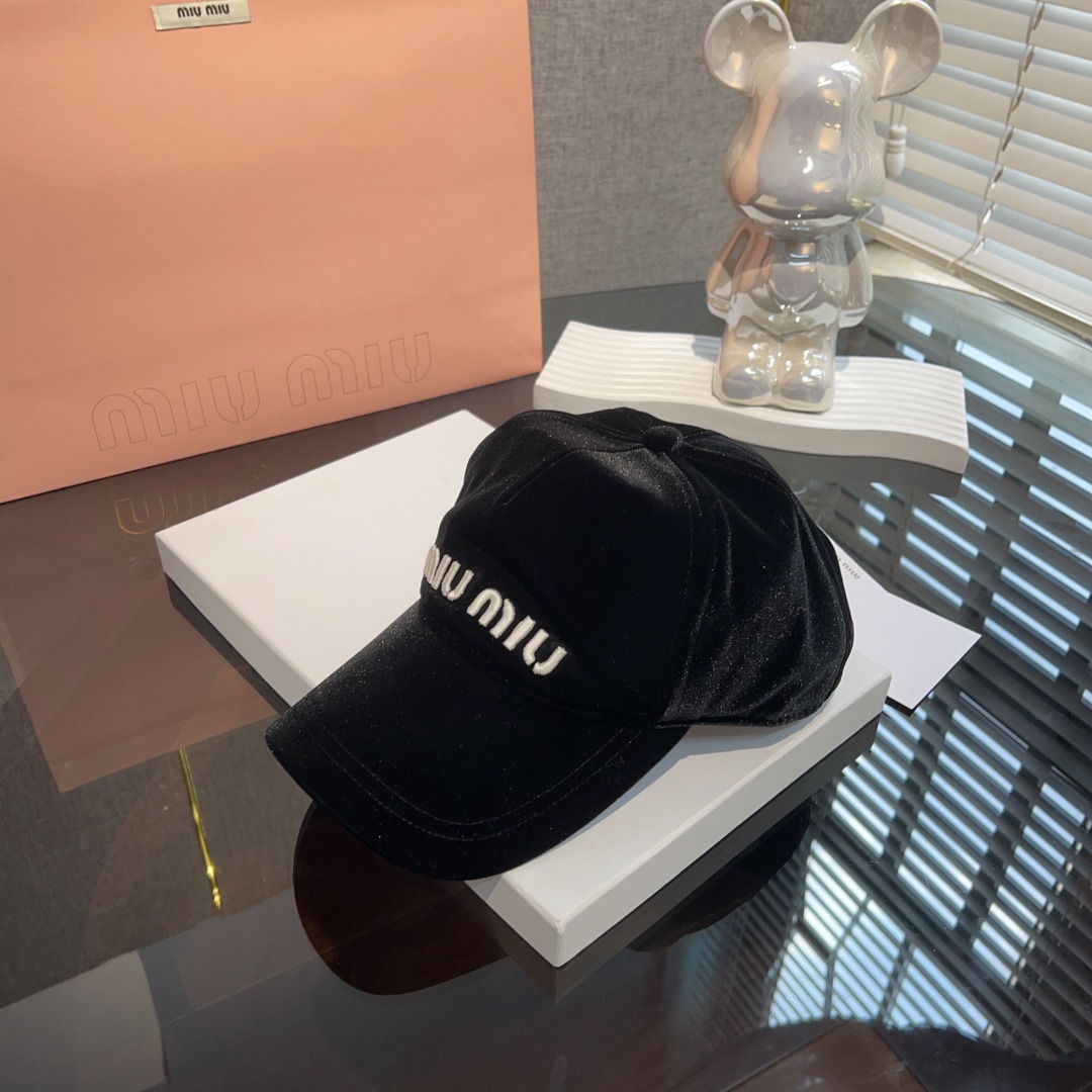 TOP Miu Miu Baseball Cap - Black