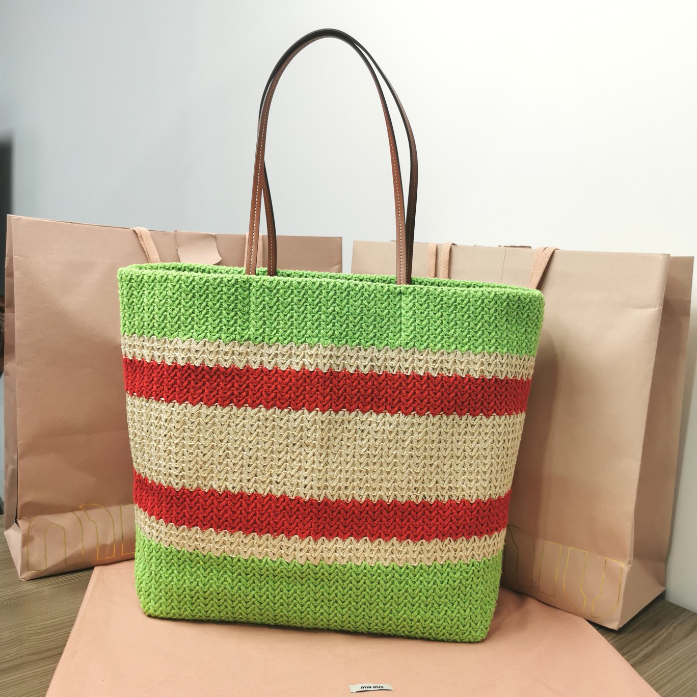 TOP Miu Miu Raffia Straw Ppatchwork Tote Bag 40 x 34 x 16 cm - Green