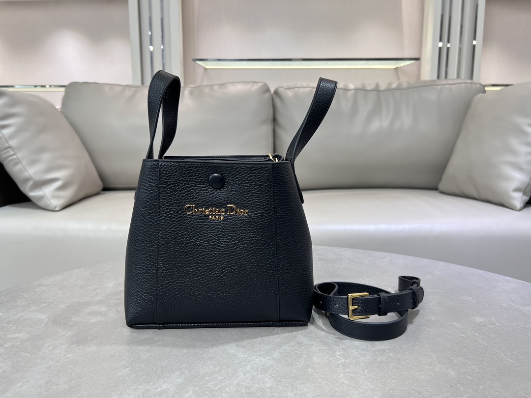 TOP Christian Dior CD Signature Hobo Bag 21x19 x11 cm - Black