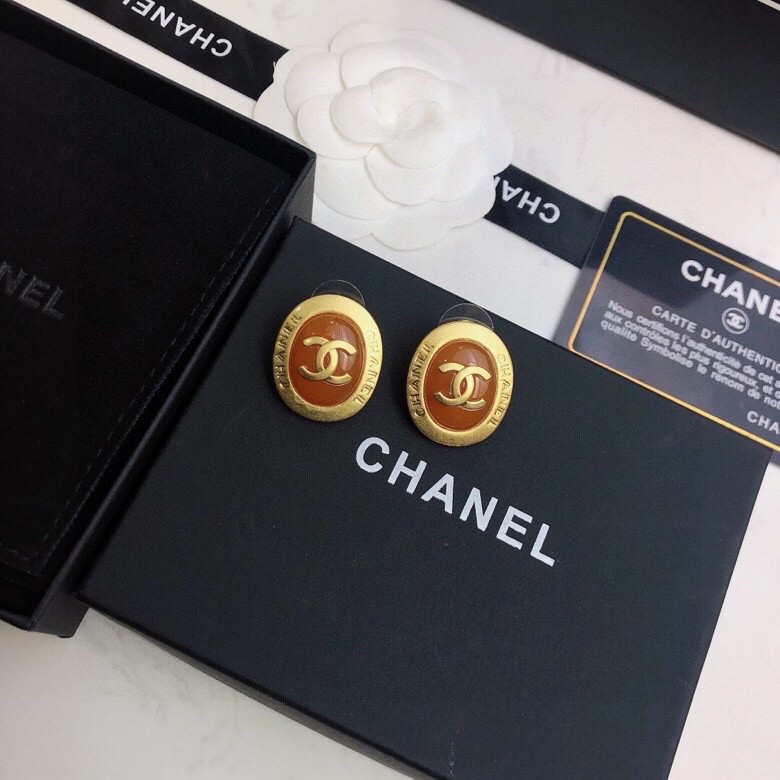 TOP CHANEL Double C Metal Stud Earrings