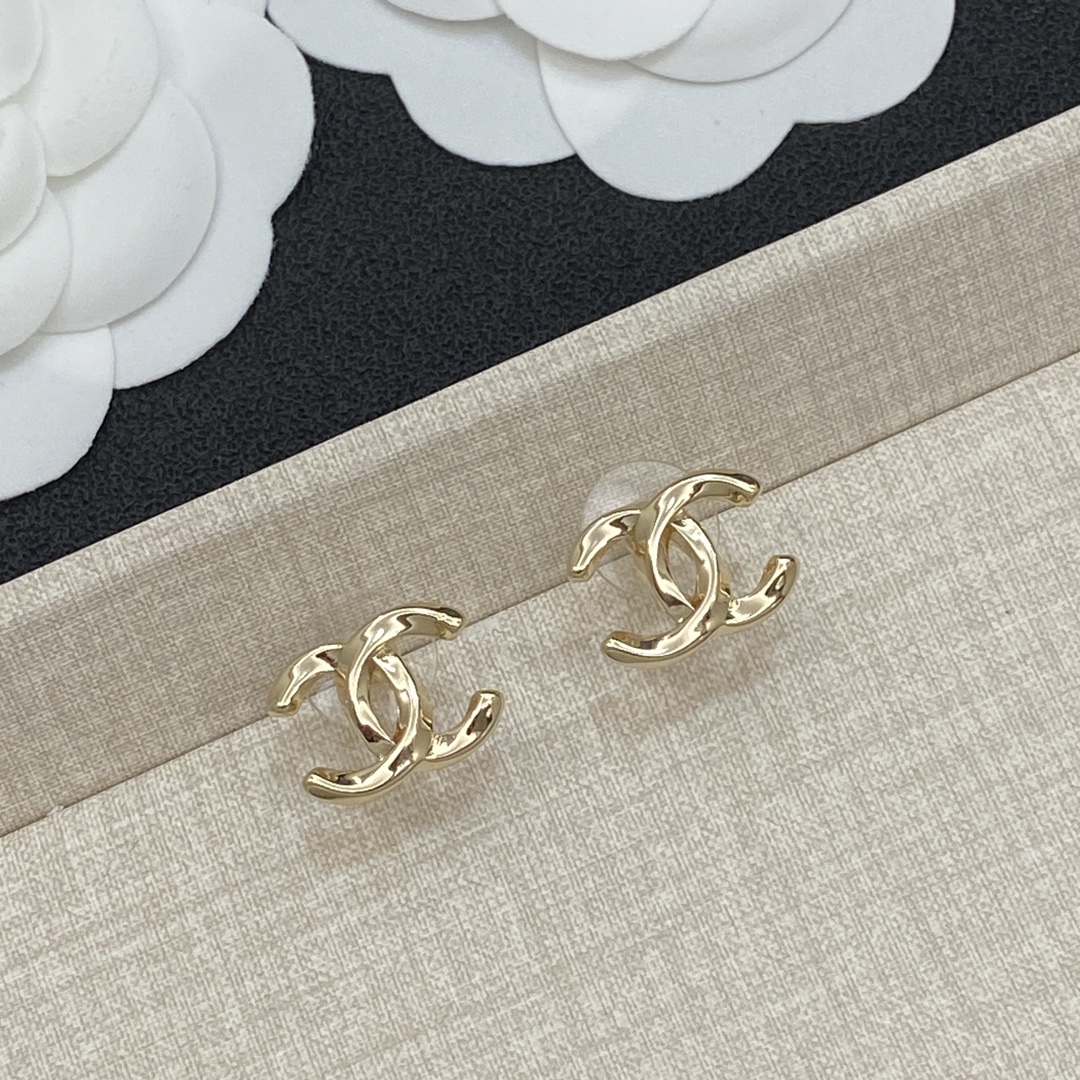 TOP CHANEL Earrings - Gold