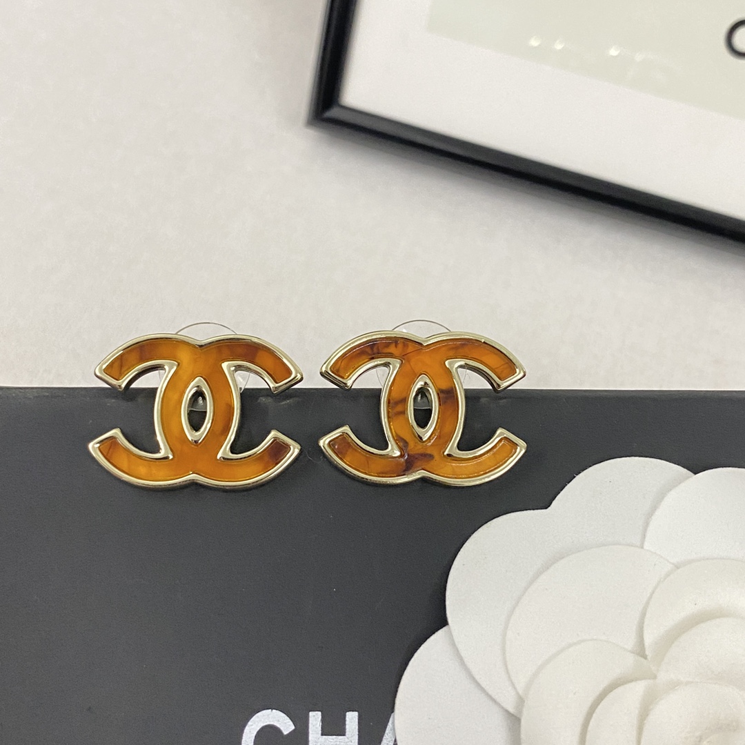 TOP CHANEL Dounble C Earrings